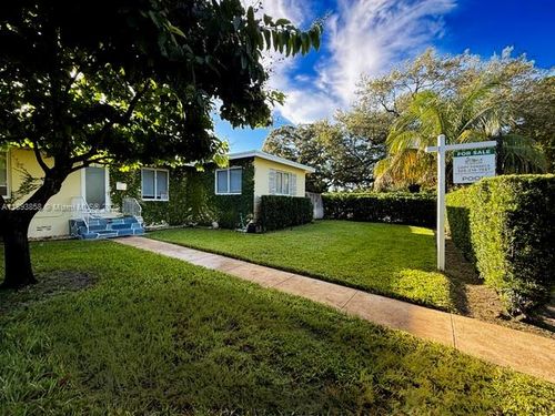 13075 Ne 4th Ave, North Miami, FL, 33161-4654 | Card Image