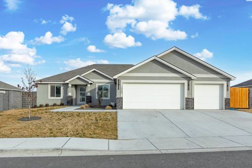 10405 Silverbright Dr, Pasco, WA, 99301-6082 | Card Image