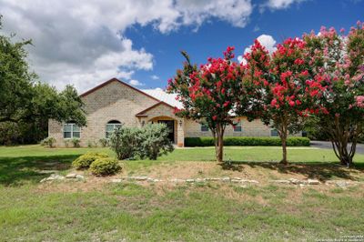 286 Thoroughbred Ln, House other with 3 bedrooms, 2 bathrooms and null parking in Spring Branch TX | Image 2