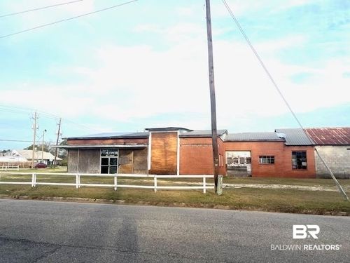 332 N Trammell St, Atmore, AL, 36502-1731 | Card Image