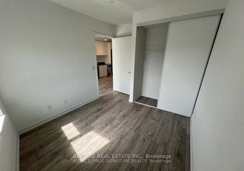 603-95 Oneida Cres, Richmond Hill, ON, L4B0H5 | Card Image