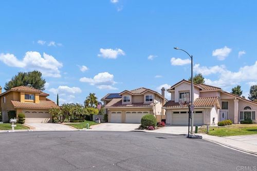 1746 Country Squire, Vista, CA, 92081-8721 | Card Image