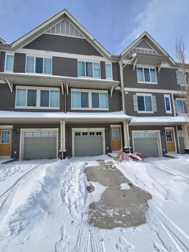 47 Kinlea Common Nw, Home with 2 bedrooms, 2 bathrooms and 3 parking in Calgary AB | Image 1