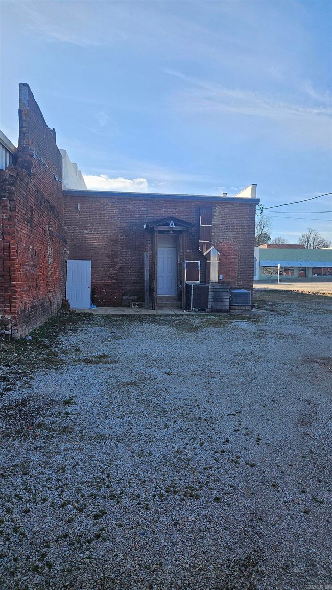 317 &amp; 319 S Main St, Home with 0 bedrooms, 0 bathrooms and 5 parking in Rector AR | Image 9