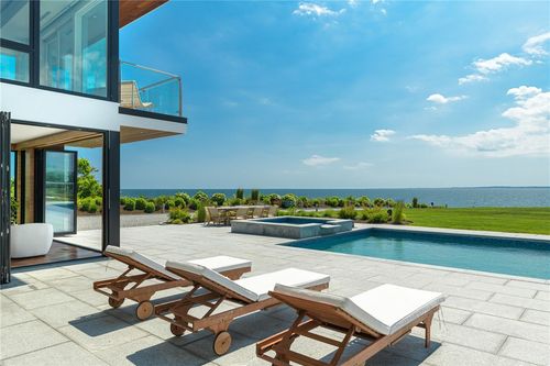 511 Ocean Ave, Newport, RI, 02840-6508 | Card Image