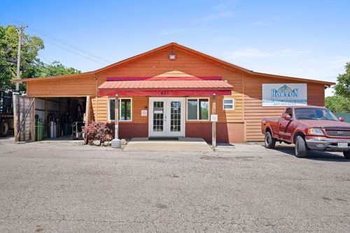 431 1st St, Hollister, MO, 65672-5222 | Card Image