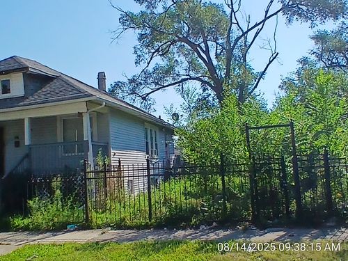7734 S Muskegon Ave, Chicago, IL, 60649-4724 | Card Image