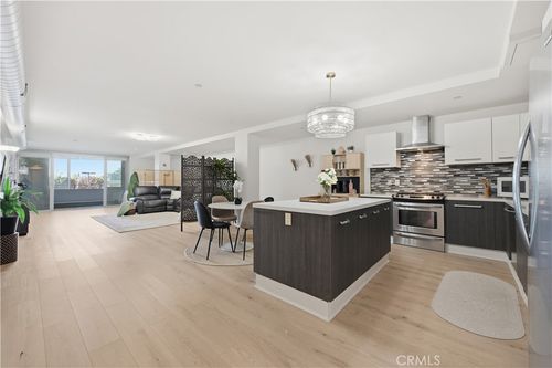 unit-201-433 Pine Ave, Long Beach, CA, 90802-2307 | Card Image