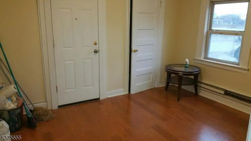 176 Main St, West Orange, NJ, 07052-5639 | Card Image