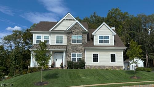 9 Sanderson Ct, Whitehouse Station, NJ, 08889-2038 | Card Image