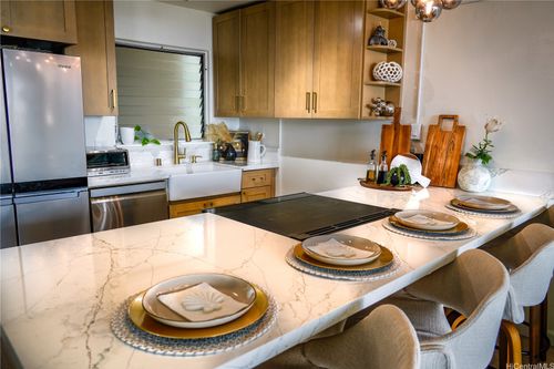 51105-98-719 Iho Pl, Aiea, HI, 96701-2515 | Card Image