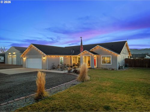 1310 D St, Baker City, OR, 97814-2247 | Card Image