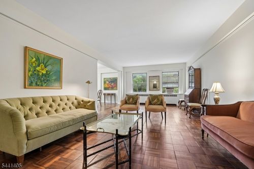 2n-10 Crestmont Rd, Montclair, NJ, 07042-1935 | Card Image