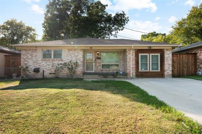 2415 Pleasant Drive, House other with 3 bedrooms, 2 bathrooms and null parking in Dallas TX | Image 1