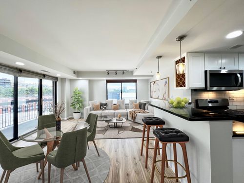 apt-10q-700 1st St, Hoboken, NJ, 07030-8817 | Card Image