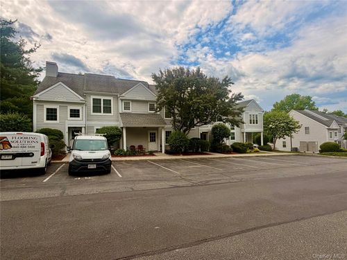 5 Kendal Ln, Middletown, NY, 10940-2105 | Card Image
