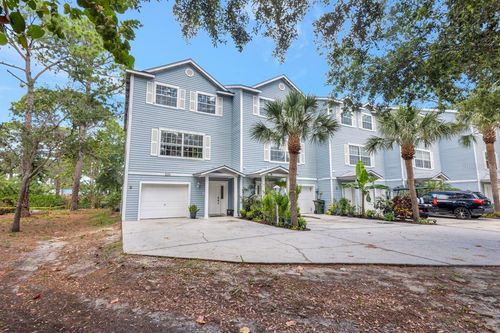530 Ryans Woods Ln, Palm Harbor, FL, 34683-5279 | Card Image