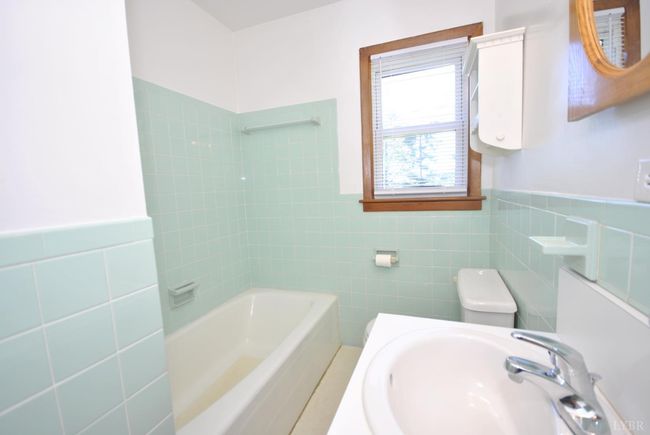 112 Half Moon Ln, House other with 3 bedrooms, 3 bathrooms and null parking in Rustburg VA | Image 19