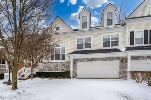 31-638 W Bluff Ct, Rochester Hills, MI, 48307-6081 | Card Image