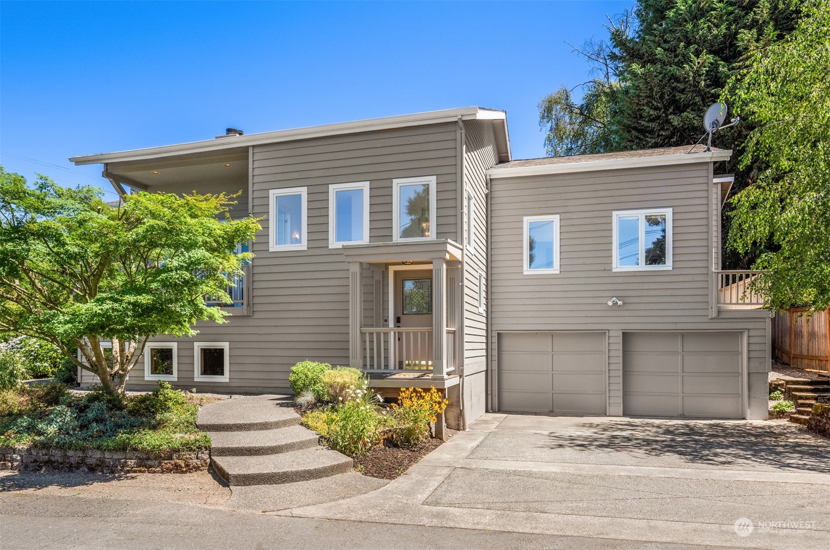 67th Ave, Mercer Island, WA 98040