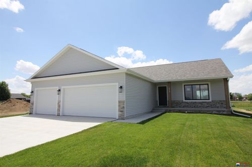 1719 N Brookside Ln, York, NE, 68467 | Card Image
