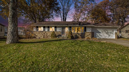 5567 Greenboro Dr Se, Kentwood, MI, 49508-6063 | Card Image