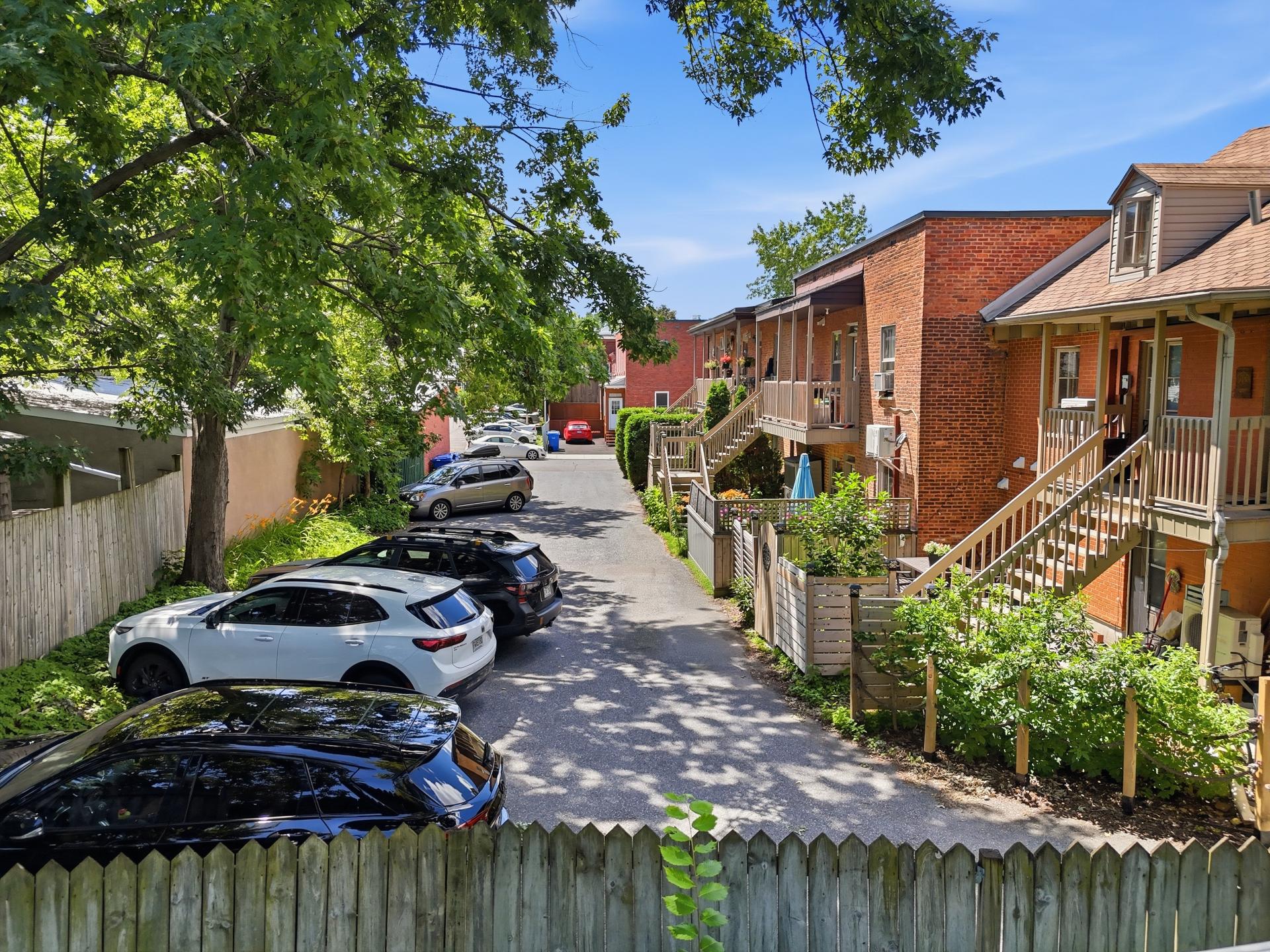 Residential in Longueuil (Le Vieux-Longueuil) 2
