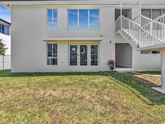 101 - 11900 N Bayshore Dr, Condo with 2 bedrooms, 2 bathrooms and null parking in North Miami FL | Image 5