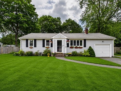41 Essex Rd, Sharon, MA, 02067-2624 | Card Image