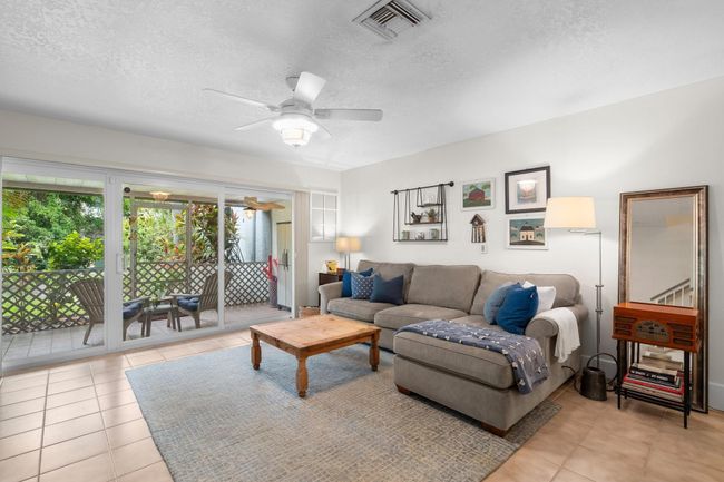 2116 Ne 44 Th St, Townhouse with 2 bedrooms, 2 bathrooms and null parking in Lighthouse Point FL | Image 6