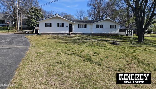 816 Oak Crst, Baxter Springs, KS, 66713-2926 | Card Image