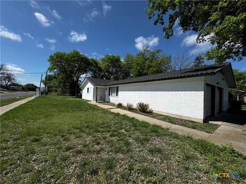 2706 Zephyr Rd, Killeen, TX, 76543-5011 | Card Image