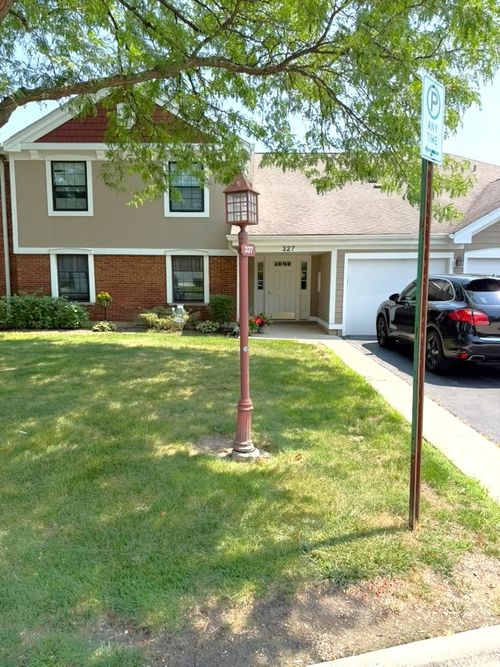 d2-327 Wildberry Ct, Schaumburg, IL, 60193-2175 | Card Image