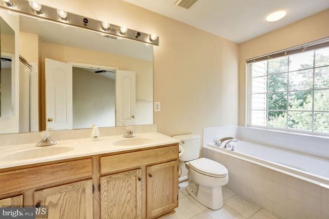 12920 Wood Crescent Cir, Townhouse with 3 bedrooms, 4 bathrooms and null parking in HERNDON VA | Image 12