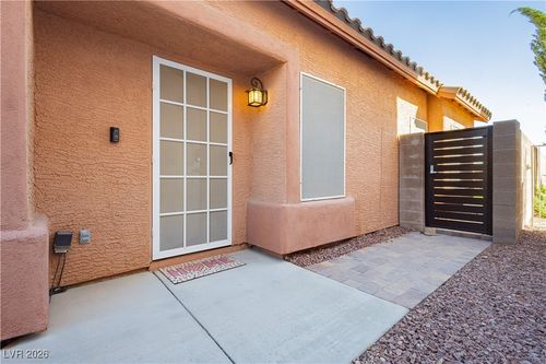 7535 Frontier Ranch Ln, Las Vegas, NV, 89113-0732 | Card Image