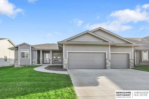 16615 Benjamin St, Bennington, NE, 68007 | Card Image