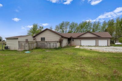 558 County Road 1000, House other with 3 bedrooms, 2 bathrooms and 5 parking in Tolono IL | Image 2