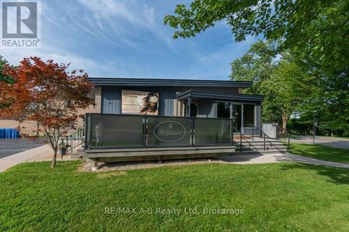 4 Mcfarlane St, Stratford, ON, N5A1P7 | Card Image