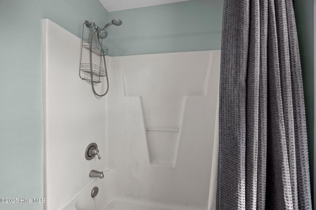 141 Apache Trl, Townhouse with 3 bedrooms, 3 bathrooms and null parking in Havelock NC | Image 17