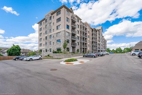 104-778 Laurelwood Dr, Waterloo, ON, N2V0G3 | Card Image