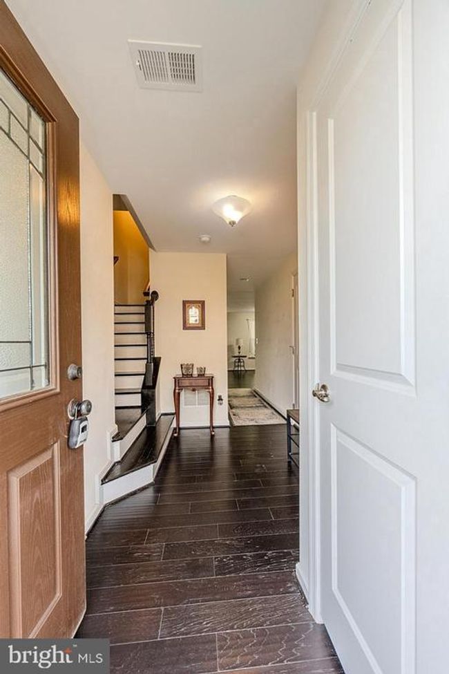 10793 Hinton Way, Townhouse with 3 bedrooms, 4 bathrooms and null parking in MANASSAS VA | Image 7