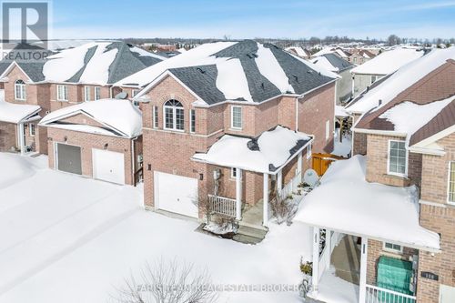 104 Stanley St, Barrie, ON, L4M6V5 | Card Image