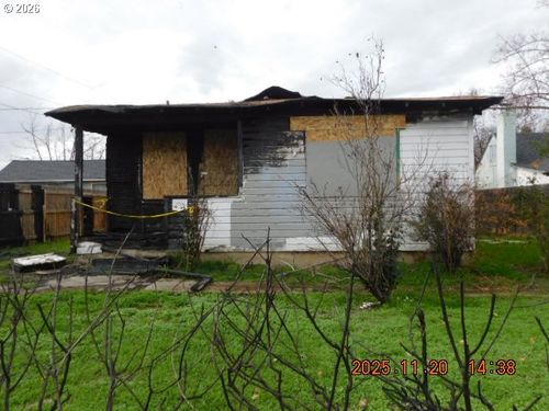 811 Narregan St, Medford, OR, 97501-2328 | Card Image