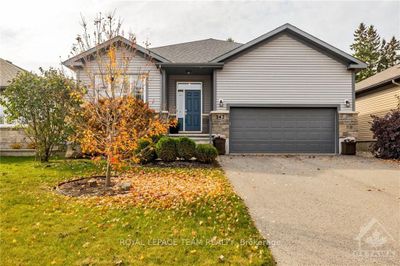 342 Pinehill Rd, House other with 2 bedrooms, 3 bathrooms and 4 parking in Kemptville ON | Image 1