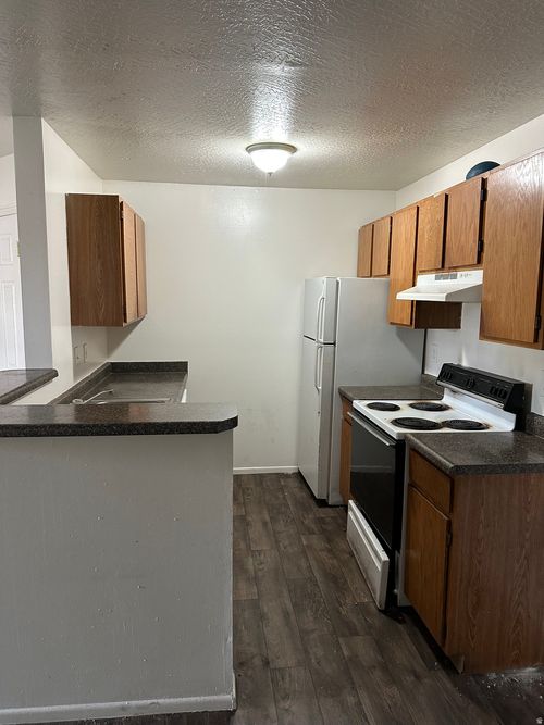 32-885 E Meadow Pine Ct, Salt Lake City, UT, 84106-4612 | Card Image