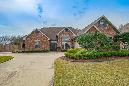 112 Jasmine Ct, Belle Chasse, LA, 70037-1655 | Card Image