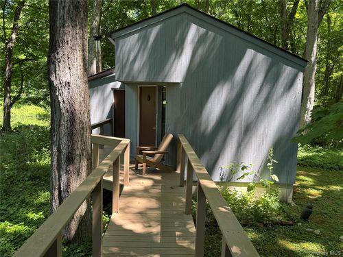 10A Clearwater Ln, Pound Ridge, NY, 10576 | Card Image