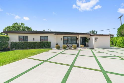 0-830 Sw 93rd Ave, Miami, FL, 33174-3151 | Card Image