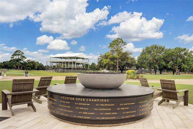 Enjoy golfing at Memorial Park. | Image 43