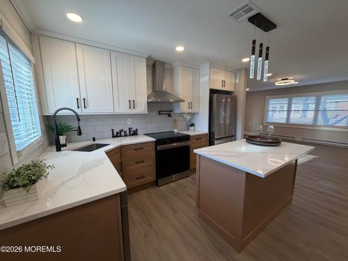 b-833 Inverness Ct, Lakewood, NJ, 08701-7888 | Card Image